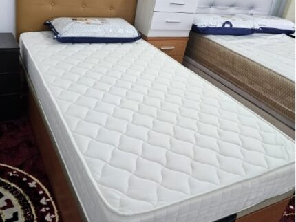 105x190cm matt, 25cm 105x190cm mattress, 25cm thick for only €129.