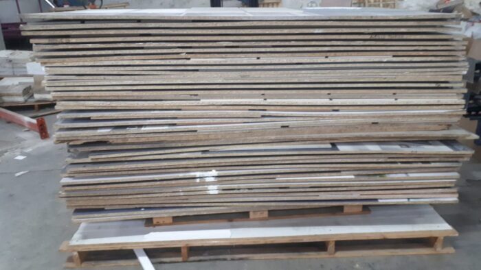 9370b13e-7bfc-4288-8c55-83681810791d-1536x864 Offer on wood for second-hand industrial shelving!!