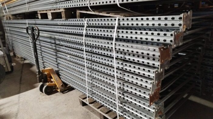 Frames and crossbars for European pallets