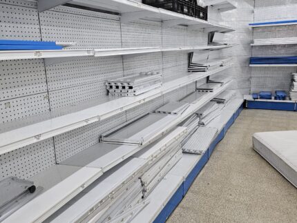 estanteria-de-segundamano Second-hand shelves for the market, bazaar or food