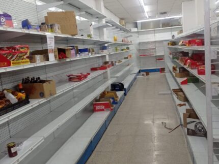 estanteriq-para-bazar-1148x1536 Cheap shelving for your business!