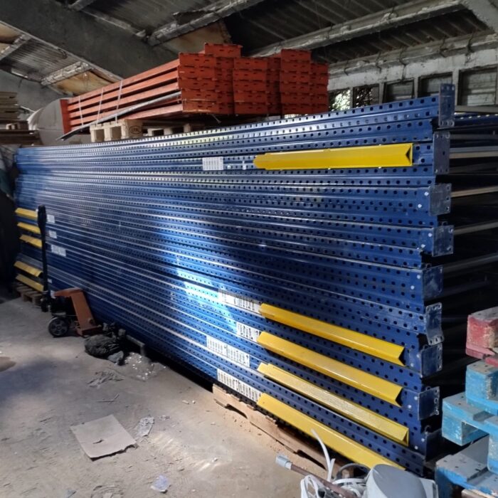 Estantería para palets ajustable en altura Estantería, industrial, de segunda mano - Gerona