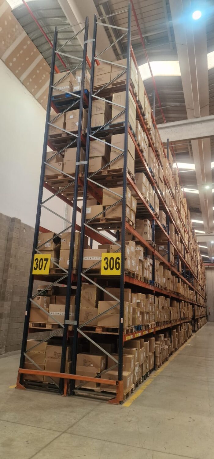 Estanterías industriales económicas en Zaragoza Estanterías Industriales Usadas Meraca Megalux y Largueros en Venta