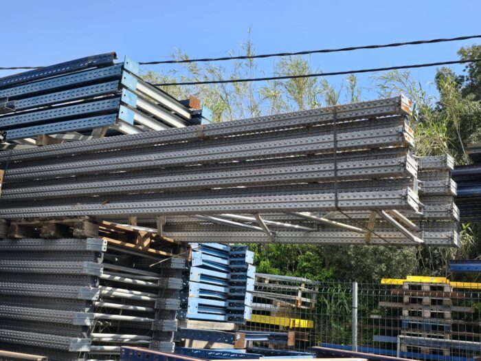 Estanterías industriales metálicas de segunda mano en Guipúzcoa Estanterías Industriales Usadas Meraca Megalux y Largueros en Venta